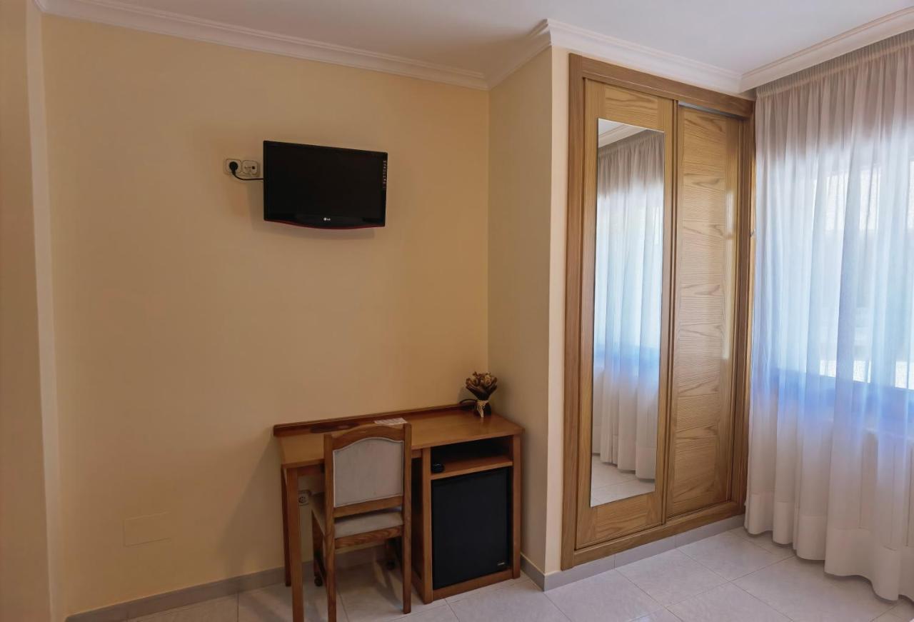 Hotel Linares Poio Esterno foto