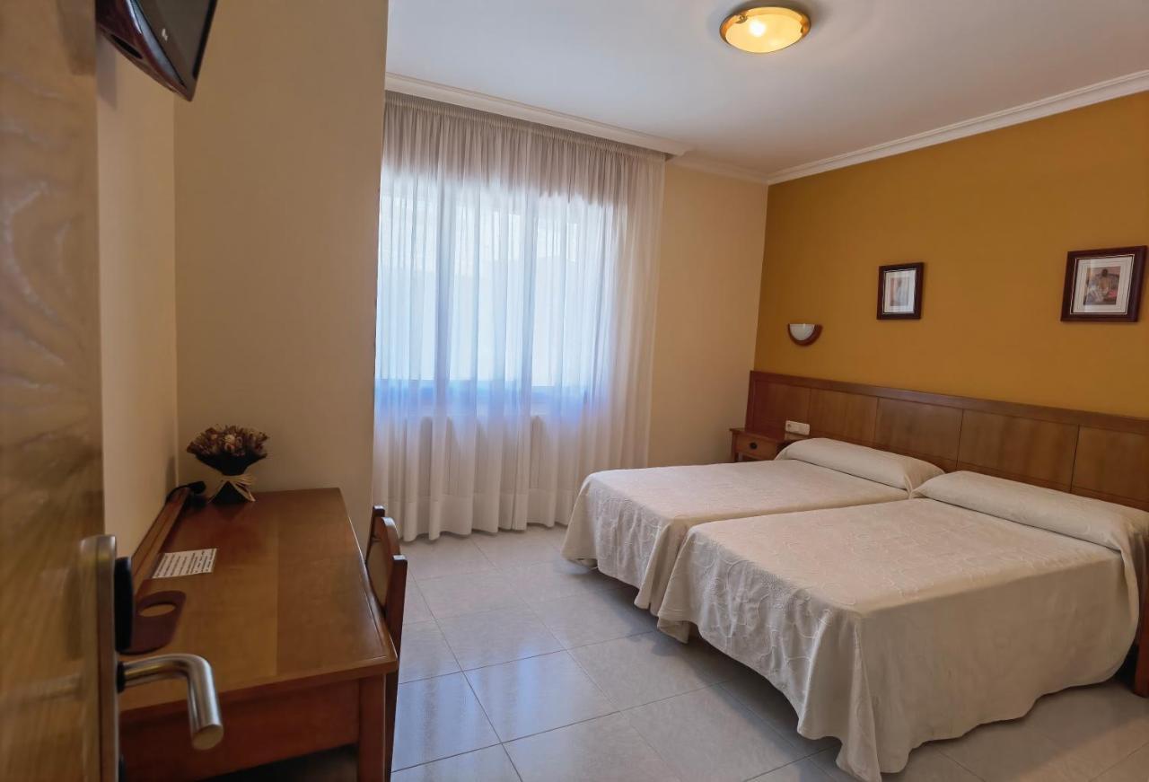 Hotel Linares Poio Esterno foto