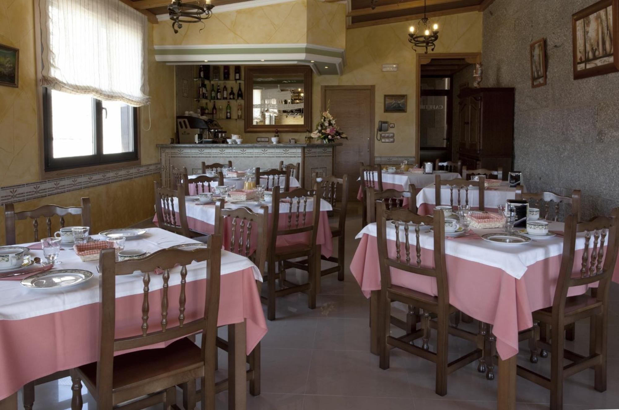 Hotel Linares Poio Esterno foto