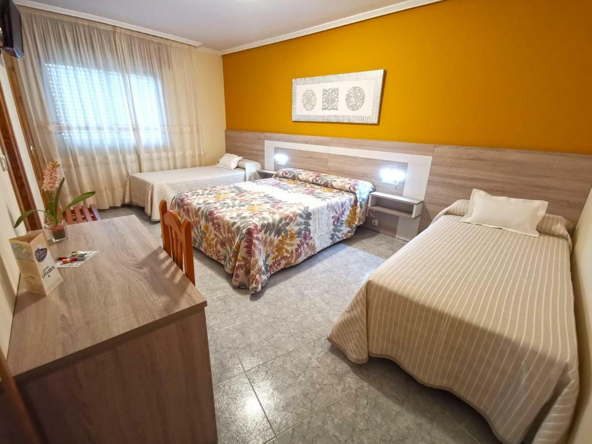 Hotel Linares Poio Esterno foto