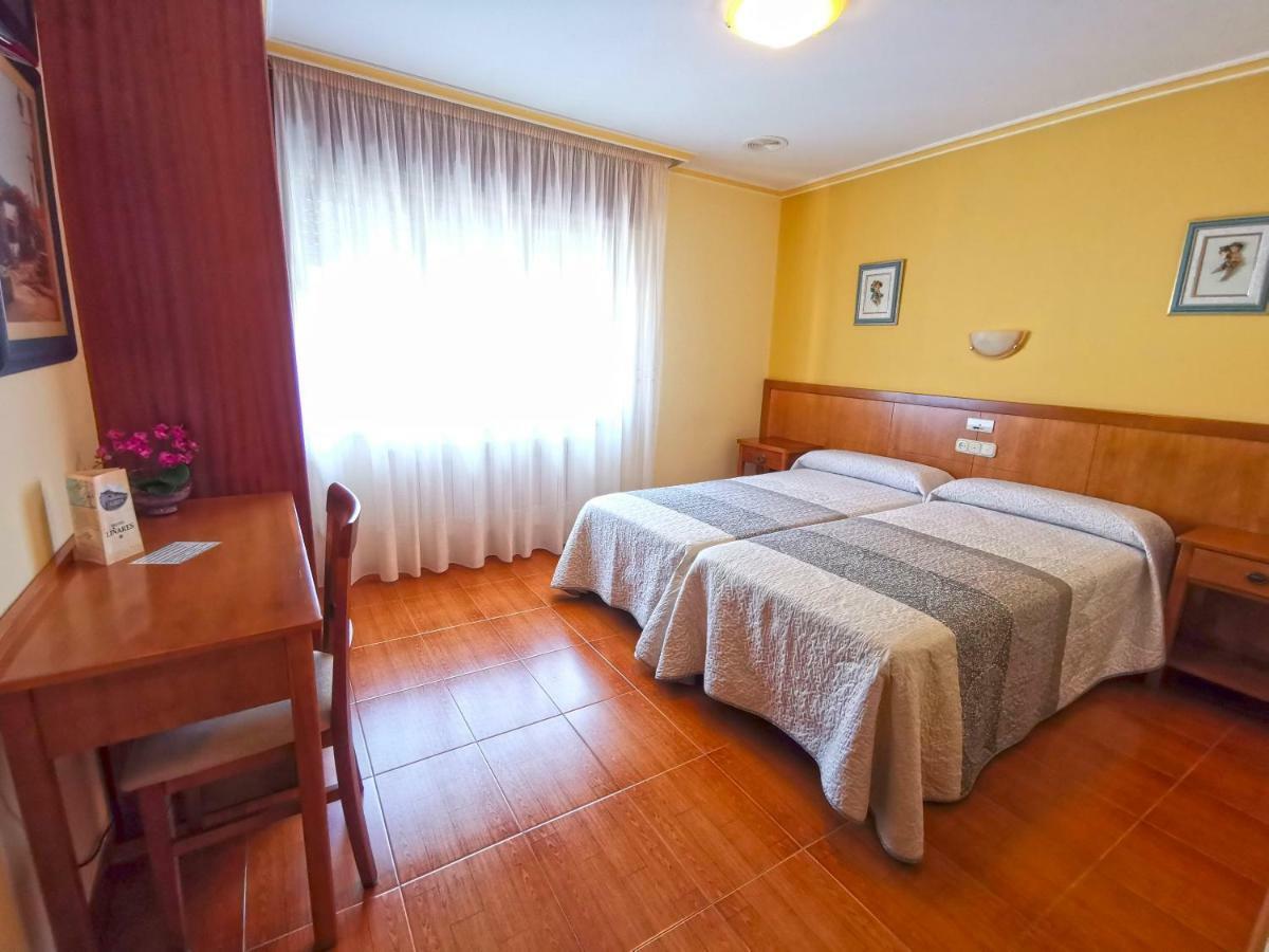 Hotel Linares Poio Esterno foto