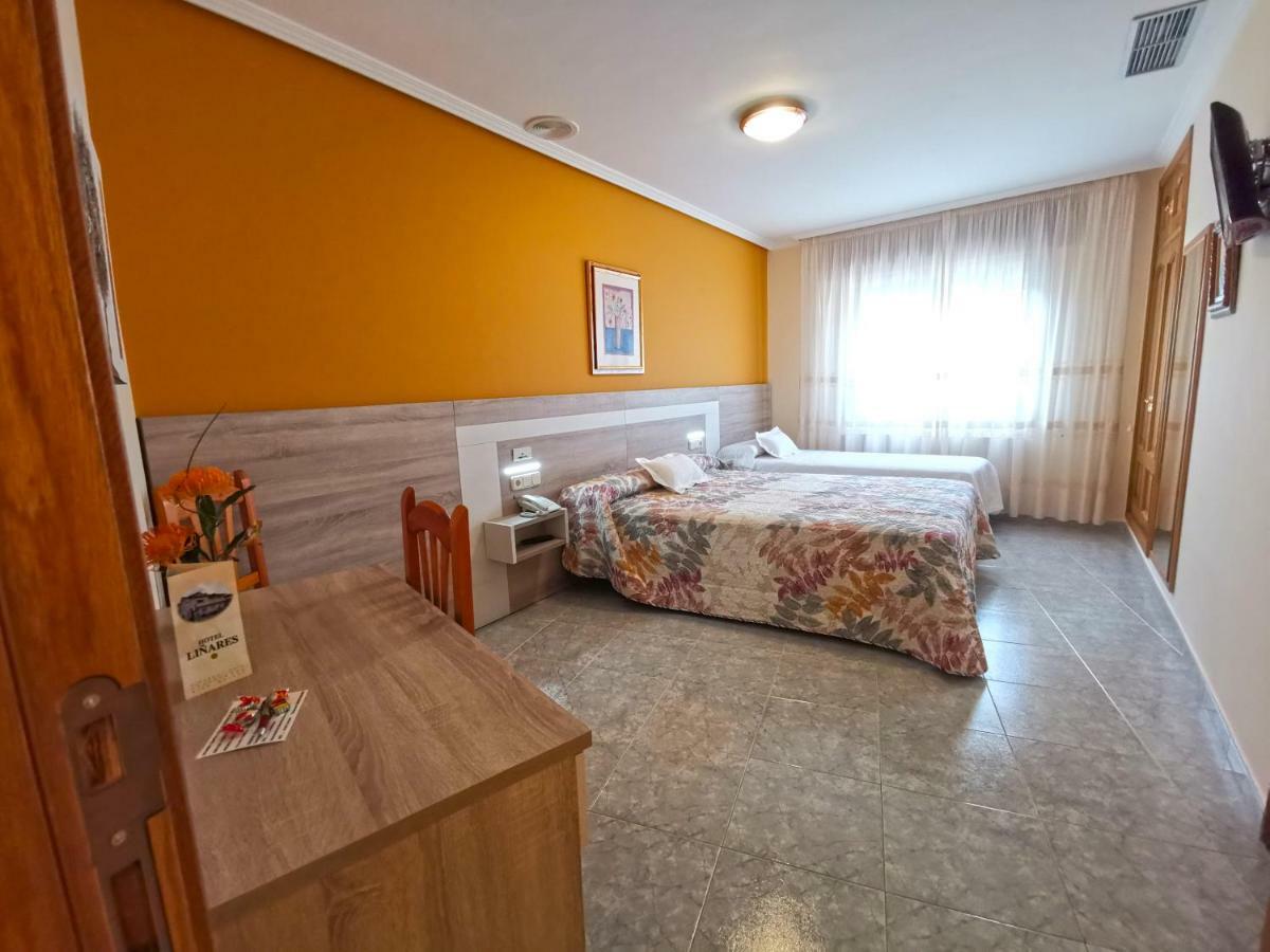 Hotel Linares Poio Esterno foto